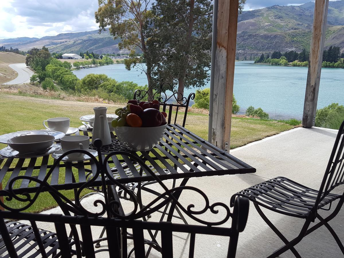 Bed and Breakfast Cromwell Lakeside B N B Екстер'єр фото
